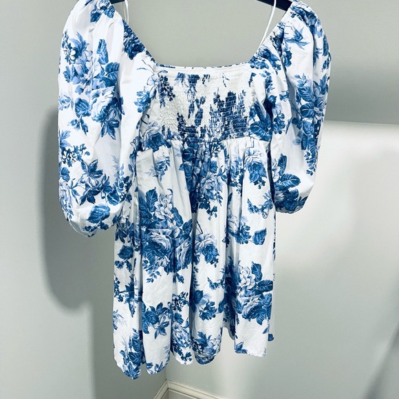 Abercrombie & Fitch Blue and White Floral Puff-Sleeve Mini Dress - Picture 13 of 14